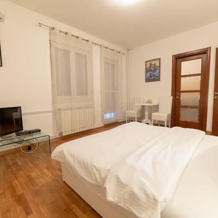 Apartment Royal City Belgrado Buitenkant foto