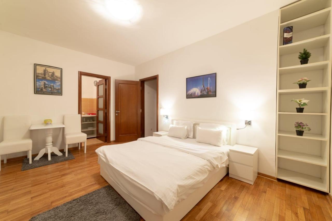 Apartment Royal City Belgrado Buitenkant foto