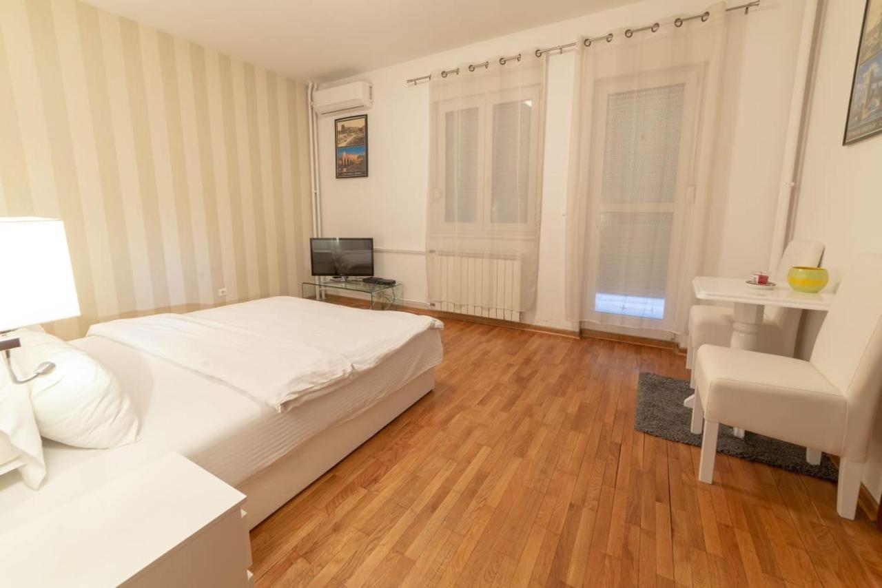 Apartment Royal City Belgrado Buitenkant foto