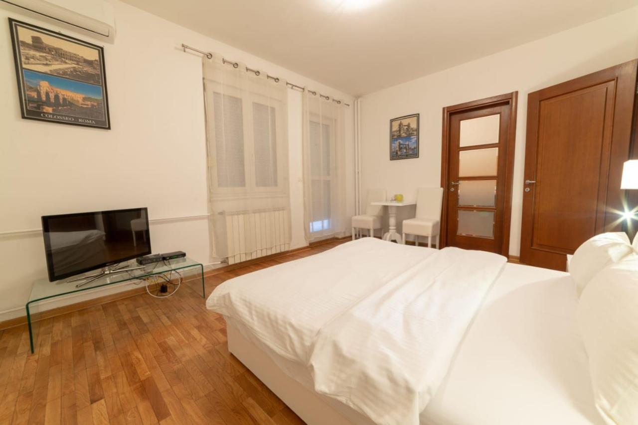 Apartment Royal City Belgrado Buitenkant foto